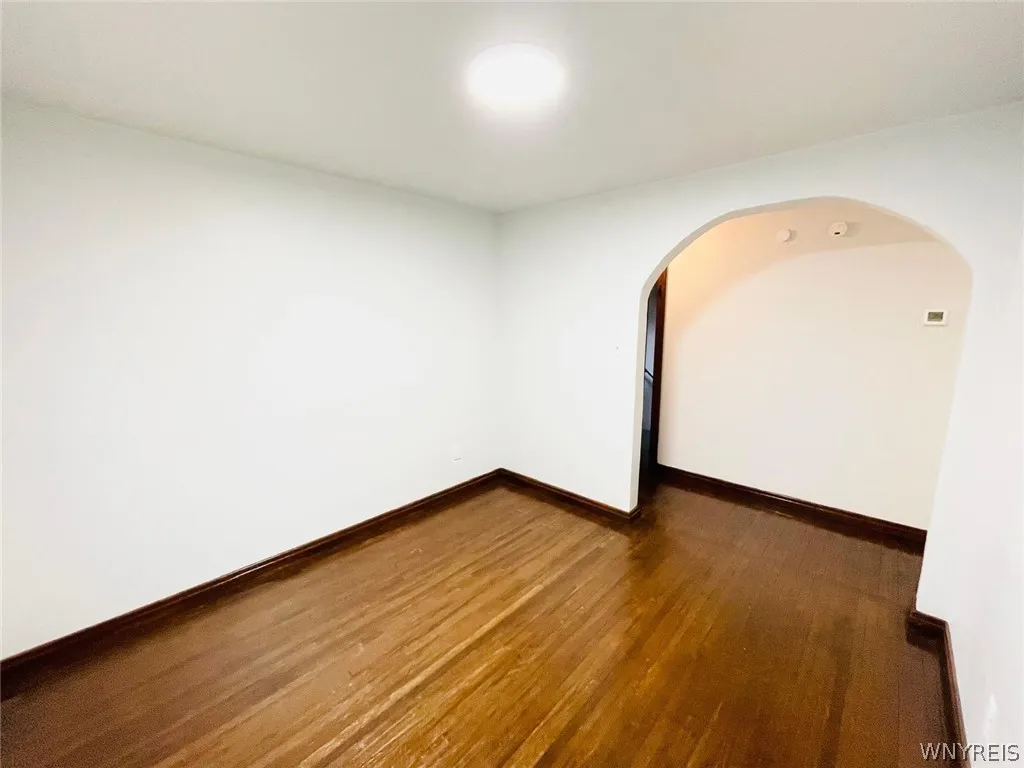 39 Elgas Street, Buffalo, New York 14207, Buffalo, New York 14207, 6 Bedrooms Bedrooms, ,2 BathroomsBathrooms,Residential,For Sale,39 Elgas Street, Buffalo, New York 14207,0,B1696367