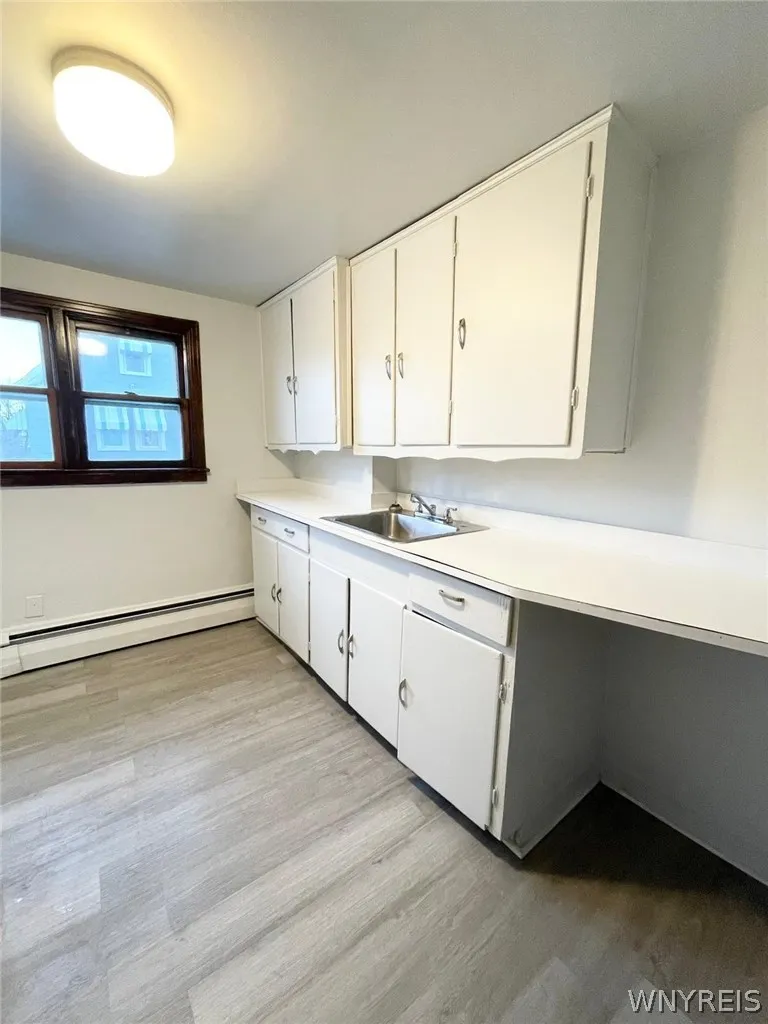 39 Elgas Street, Buffalo, New York 14207, Buffalo, New York 14207, 6 Bedrooms Bedrooms, ,2 BathroomsBathrooms,Residential,For Sale,39 Elgas Street, Buffalo, New York 14207,0,B1696367