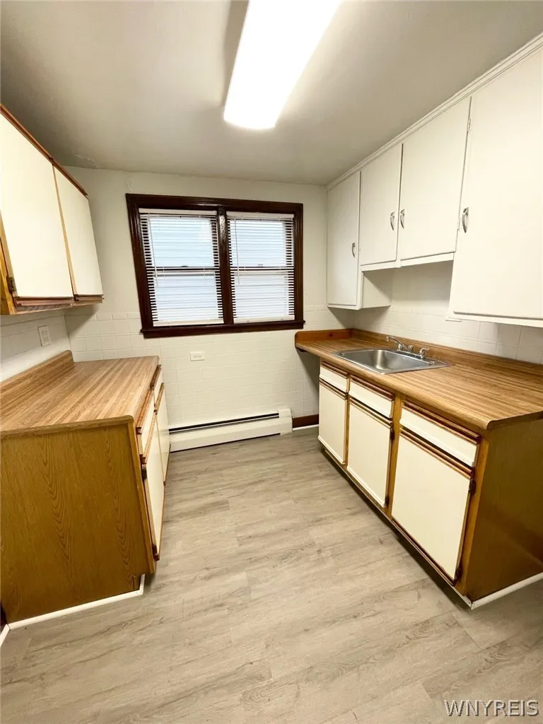 39 Elgas Street, Buffalo, New York 14207, Buffalo, New York 14207, 6 Bedrooms Bedrooms, ,2 BathroomsBathrooms,Residential,For Sale,39 Elgas Street, Buffalo, New York 14207,0,B1696367