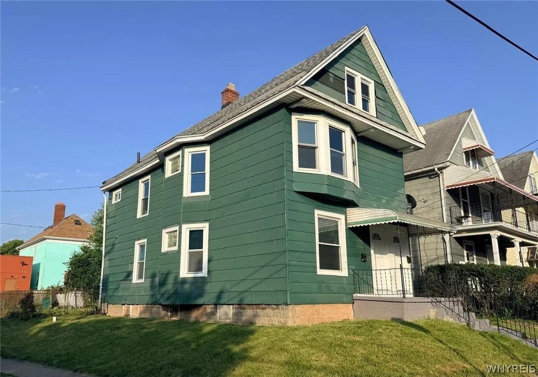 63 Hartman Place, Buffalo, New York 14207, Buffalo, New York 14207, 4 Bedrooms Bedrooms, ,2 BathroomsBathrooms,Residential,For Sale,63 Hartman Place, Buffalo, New York 14207,0,B1696371