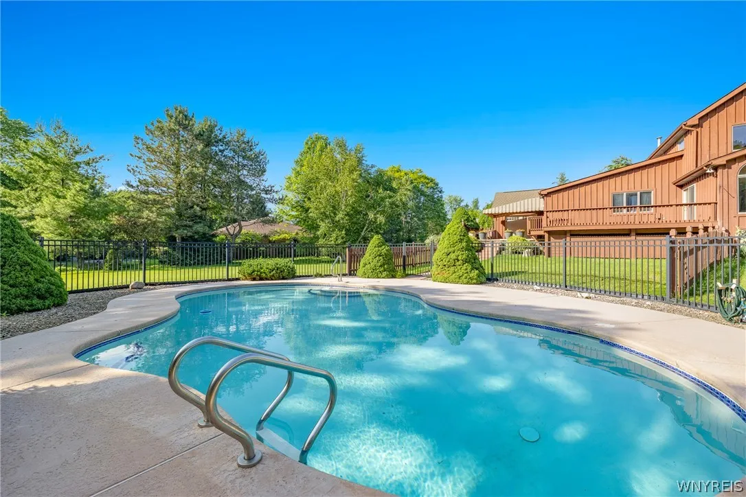 built in gunite pool