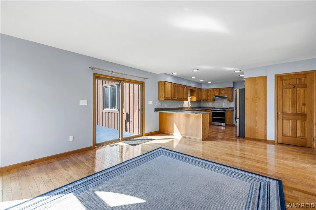 kitchen/dining/sitting room combo