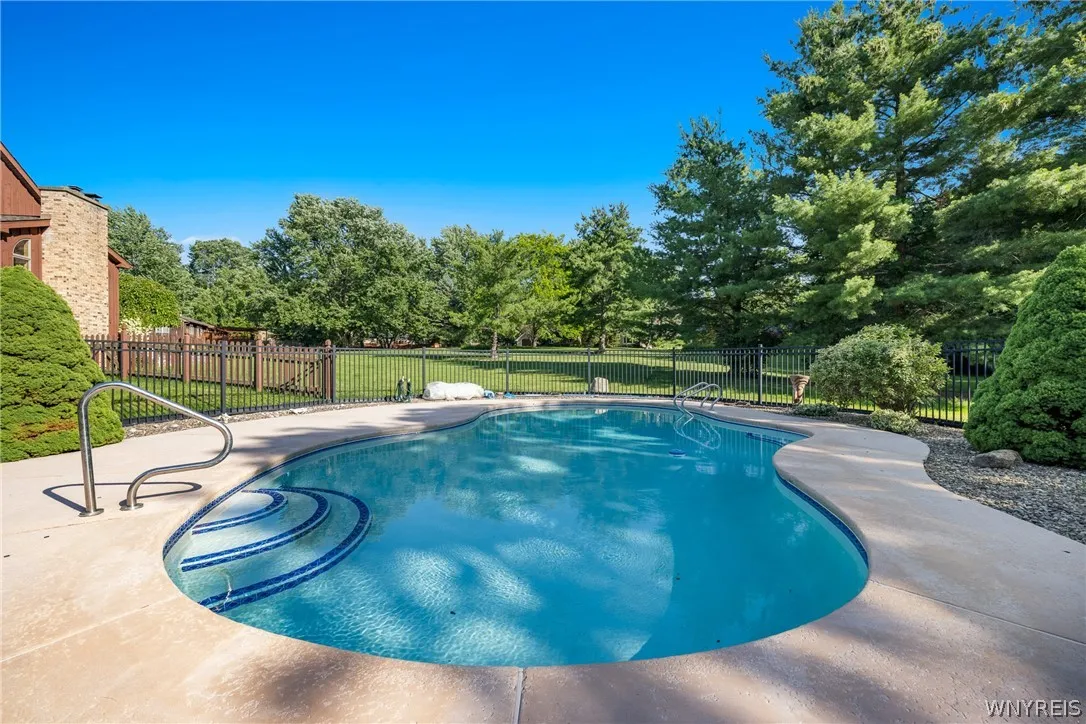 built in gunite pool