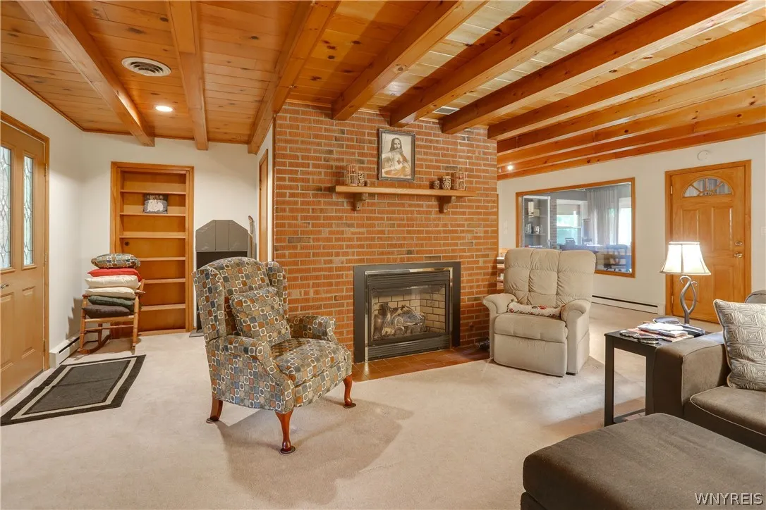 4135 Harris Hill Road, Clarence, New York 14221, Clarence, New York 14221, 2 Bedrooms Bedrooms, 6 Rooms Rooms,1 BathroomBathrooms,Residential,For Sale,4135 Harris Hill Road, Clarence, New York 14221,0,B1696029