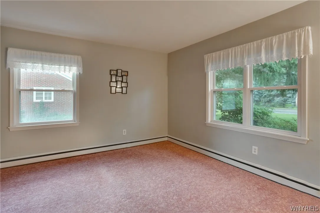 4135 Harris Hill Road, Clarence, New York 14221, Clarence, New York 14221, 2 Bedrooms Bedrooms, 6 Rooms Rooms,1 BathroomBathrooms,Residential,For Sale,4135 Harris Hill Road, Clarence, New York 14221,0,B1696029
