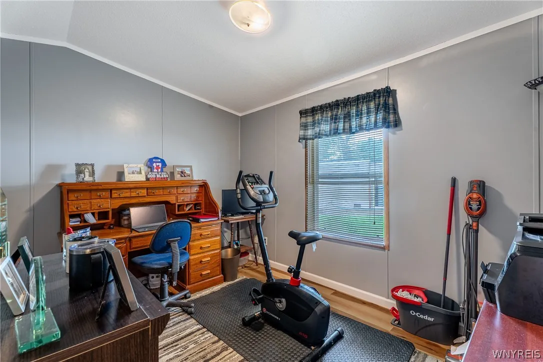 9947 Whitwick, Clarence, New York 14031, Clarence, New York 14031, 2 Bedrooms Bedrooms, 5 Rooms Rooms,1 BathroomBathrooms,Residential,For Sale,9947 Whitwick, Clarence, New York 14031,0,B1696287