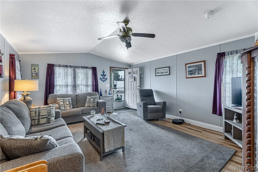 9947 Whitwick, Clarence, New York 14031, Clarence, New York 14031, 2 Bedrooms Bedrooms, 5 Rooms Rooms,1 BathroomBathrooms,Residential,For Sale,9947 Whitwick, Clarence, New York 14031,0,B1696287