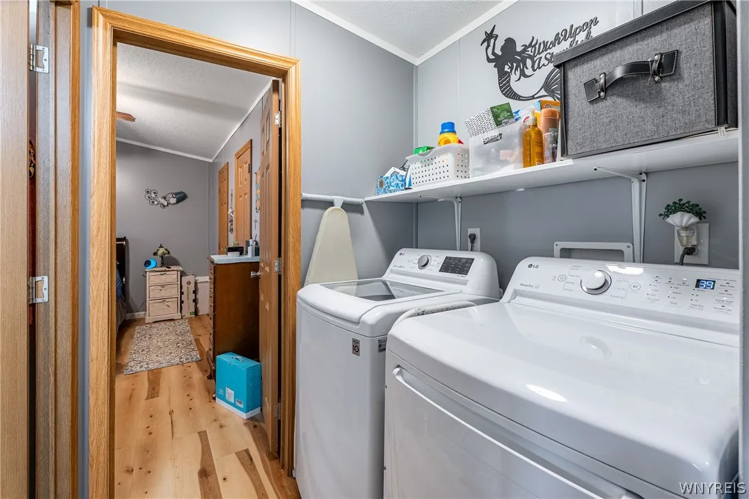 9947 Whitwick, Clarence, New York 14031, Clarence, New York 14031, 2 Bedrooms Bedrooms, 5 Rooms Rooms,1 BathroomBathrooms,Residential,For Sale,9947 Whitwick, Clarence, New York 14031,0,B1696287