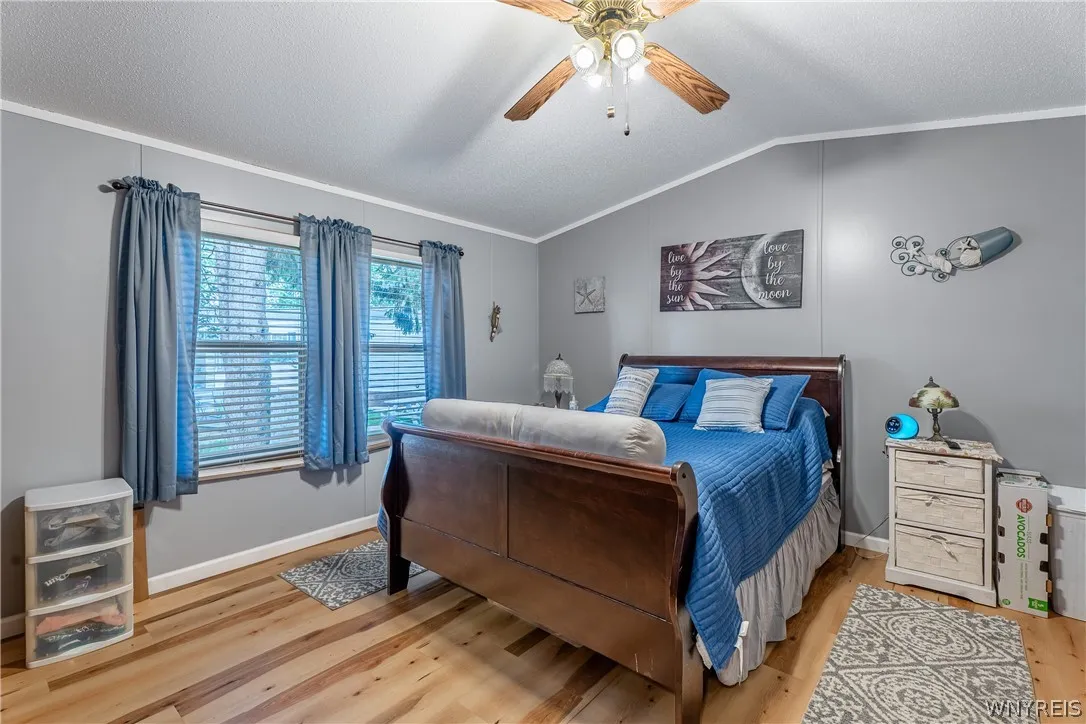 9947 Whitwick, Clarence, New York 14031, Clarence, New York 14031, 2 Bedrooms Bedrooms, 5 Rooms Rooms,1 BathroomBathrooms,Residential,For Sale,9947 Whitwick, Clarence, New York 14031,0,B1696287