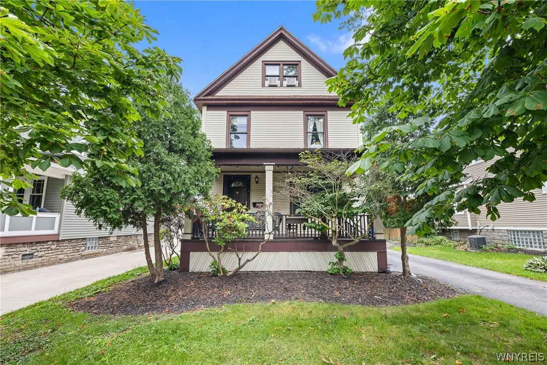 37 Fruehauf Avenue, Amherst, New York 14226, Amherst, New York 14226, 4 Bedrooms Bedrooms, 10 Rooms Rooms,2 BathroomsBathrooms,Residential,For Sale,37 Fruehauf Avenue, Amherst, New York 14226,0,B1690371