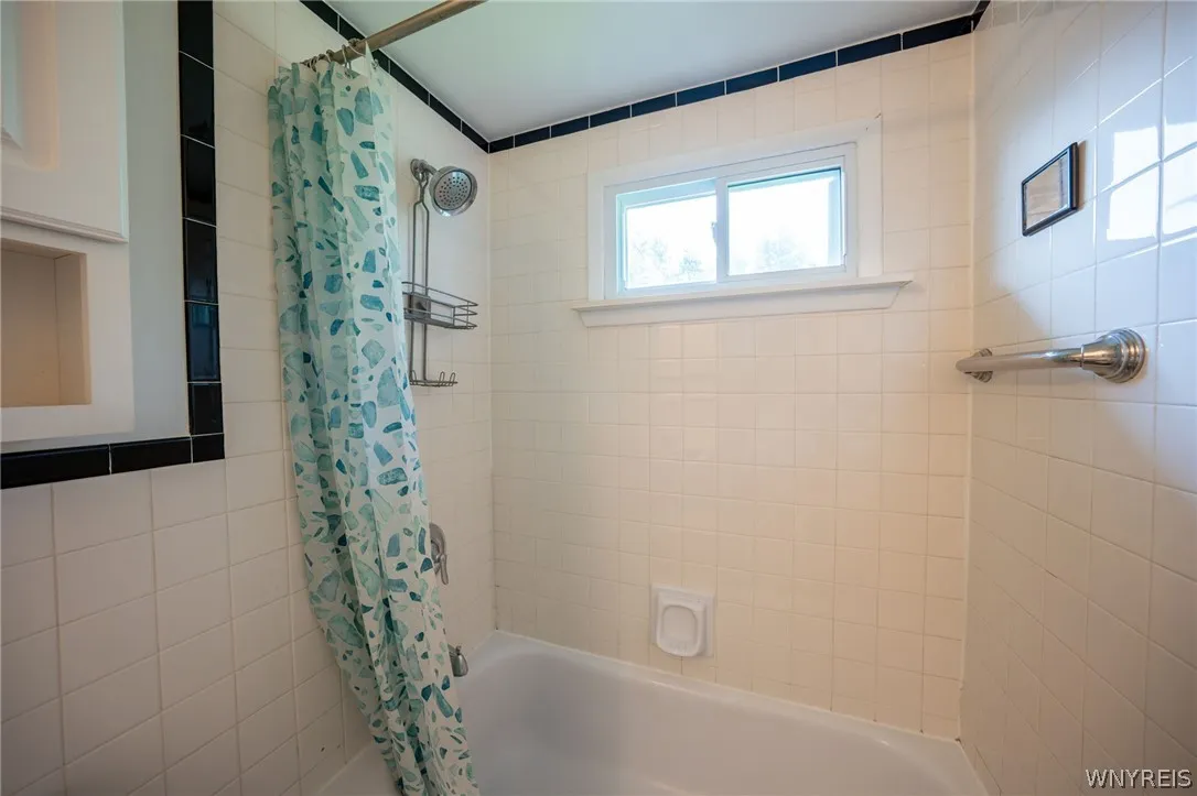 3933 Sharondale Drive, Hamburg, New York 14075, Hamburg, New York 14075, 3 Bedrooms Bedrooms, 7 Rooms Rooms,1 BathroomBathrooms,Residential,For Sale,3933 Sharondale Drive, Hamburg, New York 14075,0,B1696348