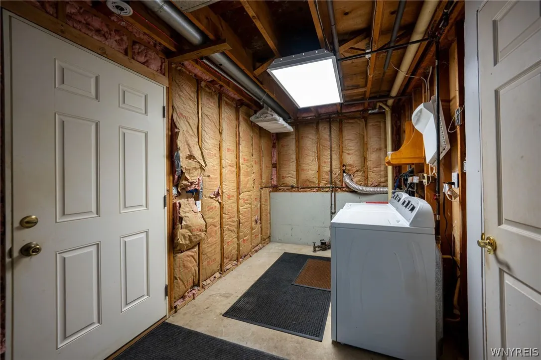3933 Sharondale Drive, Hamburg, New York 14075, Hamburg, New York 14075, 3 Bedrooms Bedrooms, 7 Rooms Rooms,1 BathroomBathrooms,Residential,For Sale,3933 Sharondale Drive, Hamburg, New York 14075,0,B1696348