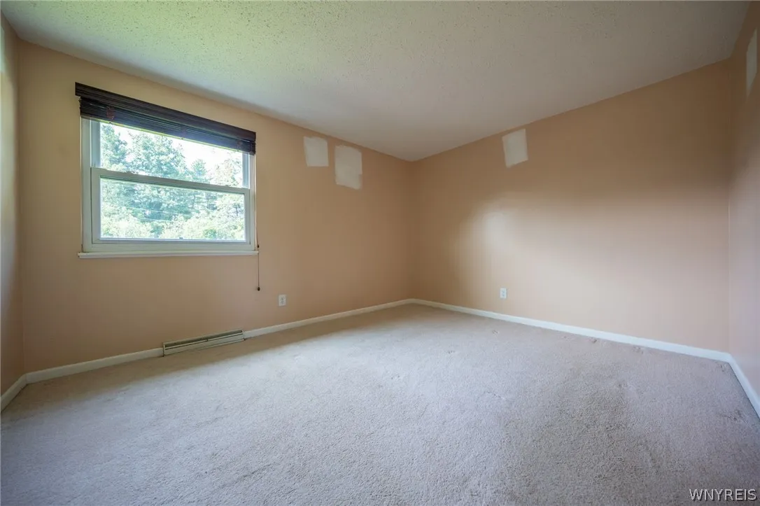 3933 Sharondale Drive, Hamburg, New York 14075, Hamburg, New York 14075, 3 Bedrooms Bedrooms, 7 Rooms Rooms,1 BathroomBathrooms,Residential,For Sale,3933 Sharondale Drive, Hamburg, New York 14075,0,B1696348