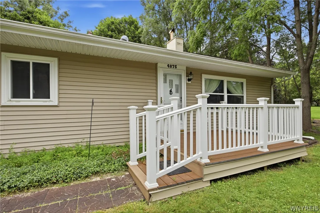 4875 Meadowbrook Road, Clarence, New York 14221, Clarence, New York 14221, 3 Bedrooms Bedrooms, 5 Rooms Rooms,1 BathroomBathrooms,Residential,For Sale,4875 Meadowbrook Road, Clarence, New York 14221,0,B1696321