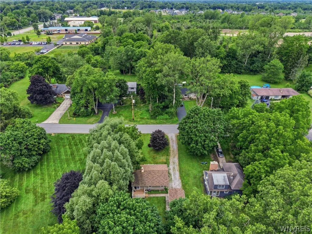 4875 Meadowbrook Road, Clarence, New York 14221, Clarence, New York 14221, 3 Bedrooms Bedrooms, 5 Rooms Rooms,1 BathroomBathrooms,Residential,For Sale,4875 Meadowbrook Road, Clarence, New York 14221,0,B1696321
