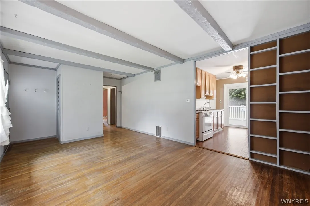 4875 Meadowbrook Road, Clarence, New York 14221, Clarence, New York 14221, 3 Bedrooms Bedrooms, 5 Rooms Rooms,1 BathroomBathrooms,Residential,For Sale,4875 Meadowbrook Road, Clarence, New York 14221,0,B1696321