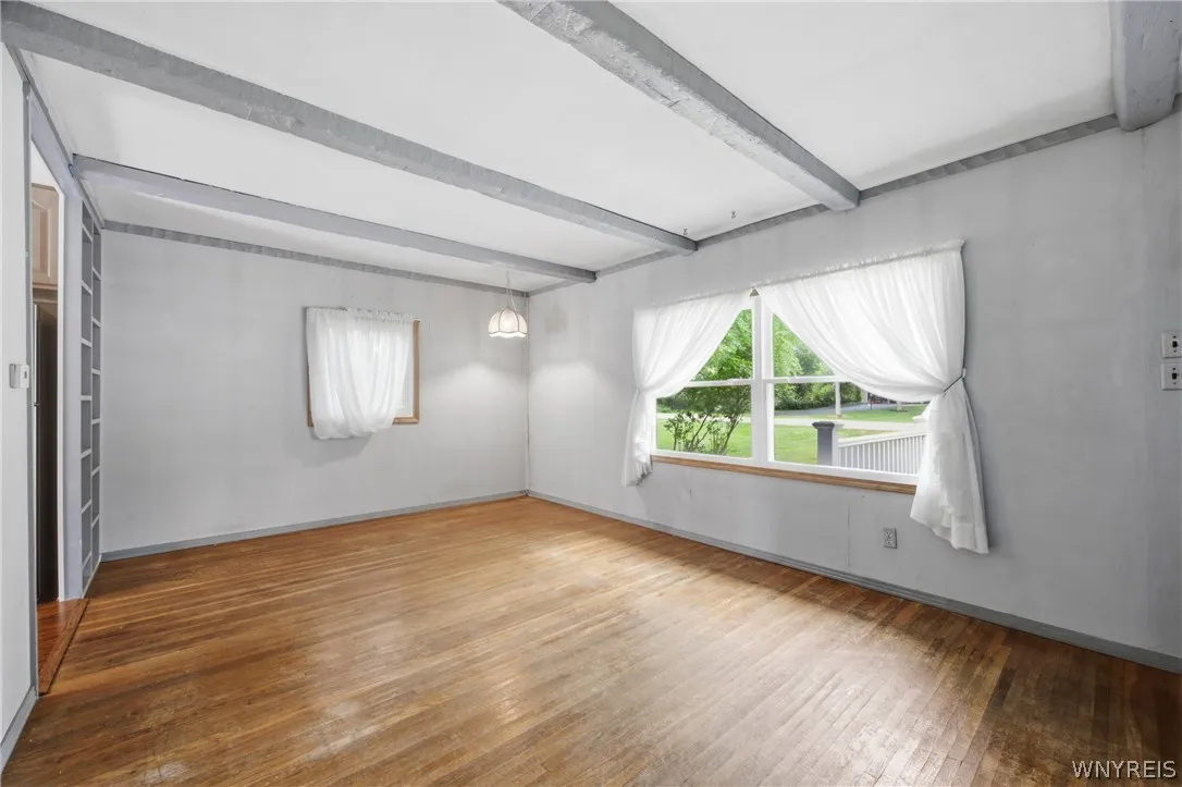 4875 Meadowbrook Road, Clarence, New York 14221, Clarence, New York 14221, 3 Bedrooms Bedrooms, 5 Rooms Rooms,1 BathroomBathrooms,Residential,For Sale,4875 Meadowbrook Road, Clarence, New York 14221,0,B1696321
