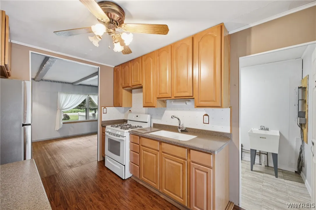 4875 Meadowbrook Road, Clarence, New York 14221, Clarence, New York 14221, 3 Bedrooms Bedrooms, 5 Rooms Rooms,1 BathroomBathrooms,Residential,For Sale,4875 Meadowbrook Road, Clarence, New York 14221,0,B1696321