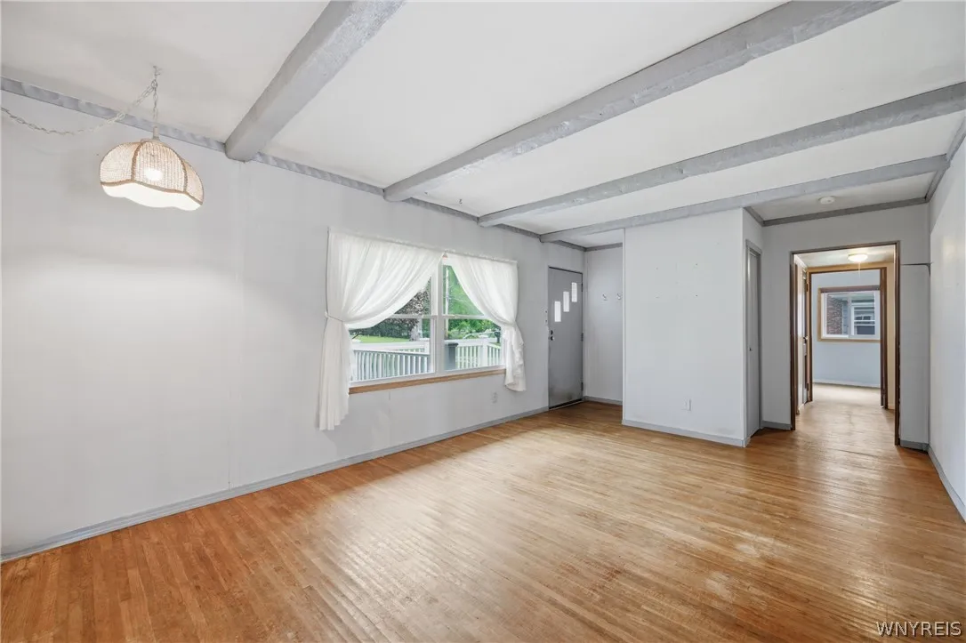 4875 Meadowbrook Road, Clarence, New York 14221, Clarence, New York 14221, 3 Bedrooms Bedrooms, 5 Rooms Rooms,1 BathroomBathrooms,Residential,For Sale,4875 Meadowbrook Road, Clarence, New York 14221,0,B1696321
