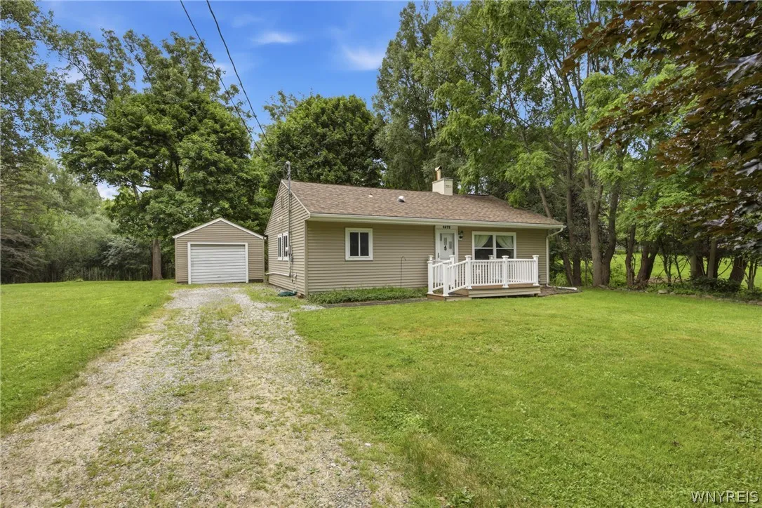 4875 Meadowbrook Road, Clarence, New York 14221, Clarence, New York 14221, 3 Bedrooms Bedrooms, 5 Rooms Rooms,1 BathroomBathrooms,Residential,For Sale,4875 Meadowbrook Road, Clarence, New York 14221,0,B1696321