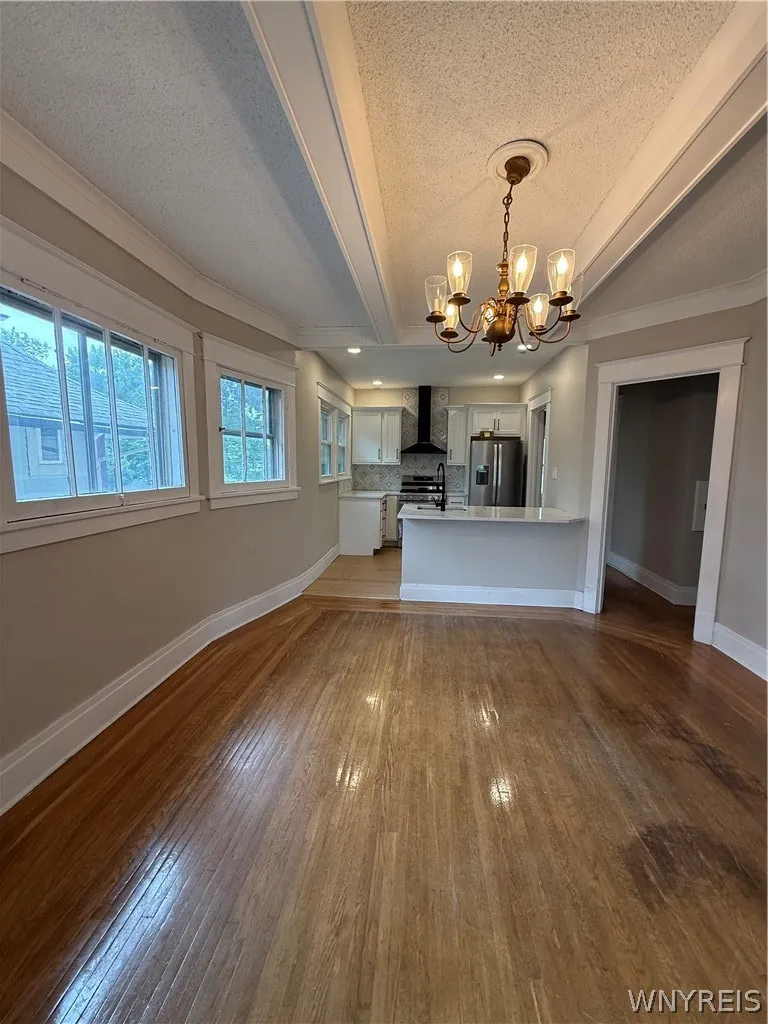 579 Crescent Avenue Upper, Buffalo, New York 14214, Buffalo, New York 14214, 2 Bedrooms Bedrooms, 5 Rooms Rooms,1 BathroomBathrooms,Residential Lease,For Rent,579 Crescent Avenue Upper, Buffalo, New York 14214,0,B1696648
