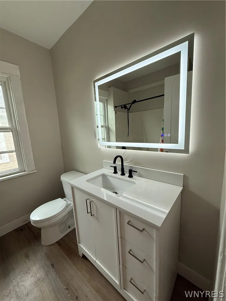 579 Crescent Avenue Upper, Buffalo, New York 14214, Buffalo, New York 14214, 2 Bedrooms Bedrooms, 5 Rooms Rooms,1 BathroomBathrooms,Residential Lease,For Rent,579 Crescent Avenue Upper, Buffalo, New York 14214,0,B1696648