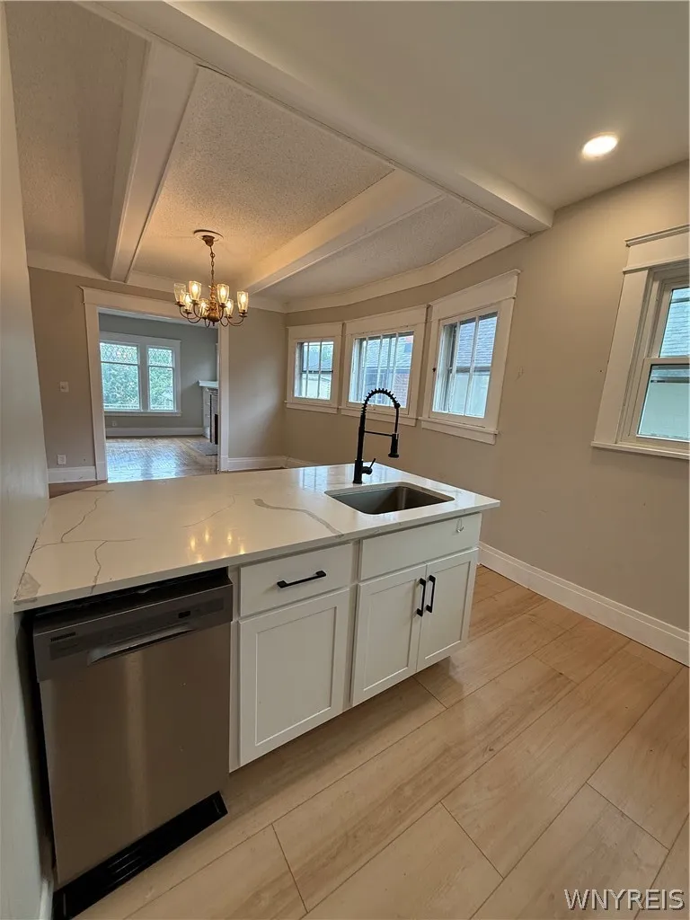 579 Crescent Avenue Upper, Buffalo, New York 14214, Buffalo, New York 14214, 2 Bedrooms Bedrooms, 5 Rooms Rooms,1 BathroomBathrooms,Residential Lease,For Rent,579 Crescent Avenue Upper, Buffalo, New York 14214,0,B1696648