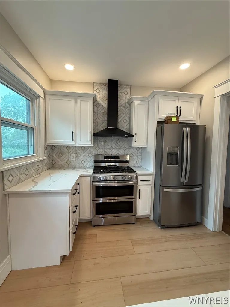 579 Crescent Avenue Upper, Buffalo, New York 14214, Buffalo, New York 14214, 2 Bedrooms Bedrooms, 5 Rooms Rooms,1 BathroomBathrooms,Residential Lease,For Rent,579 Crescent Avenue Upper, Buffalo, New York 14214,0,B1696648