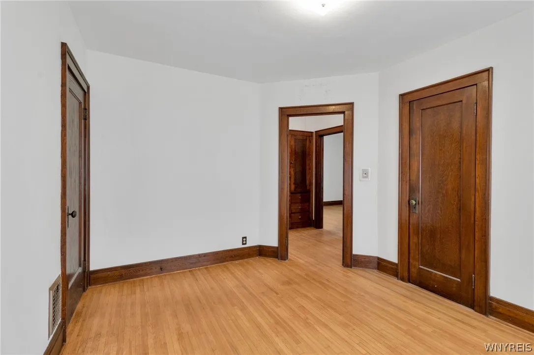 136 Lincoln Boulevard, Tonawanda, New York 14217, Tonawanda, New York 14217, 6 Bedrooms Bedrooms, ,2 BathroomsBathrooms,Residential,For Sale,136 Lincoln Boulevard, Tonawanda, New York 14217,0,B1679763