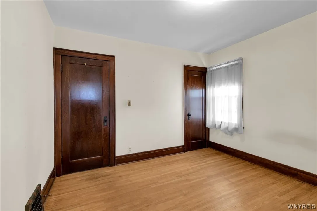 136 Lincoln Boulevard, Tonawanda, New York 14217, Tonawanda, New York 14217, 6 Bedrooms Bedrooms, ,2 BathroomsBathrooms,Residential,For Sale,136 Lincoln Boulevard, Tonawanda, New York 14217,0,B1679763