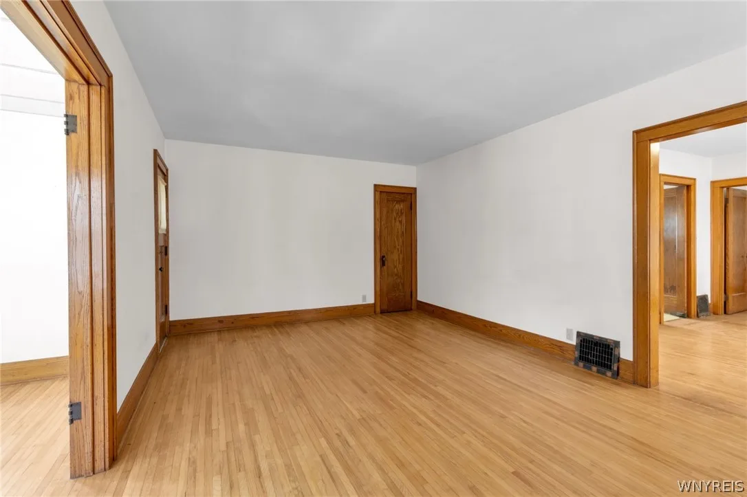 136 Lincoln Boulevard, Tonawanda, New York 14217, Tonawanda, New York 14217, 6 Bedrooms Bedrooms, ,2 BathroomsBathrooms,Residential,For Sale,136 Lincoln Boulevard, Tonawanda, New York 14217,0,B1679763