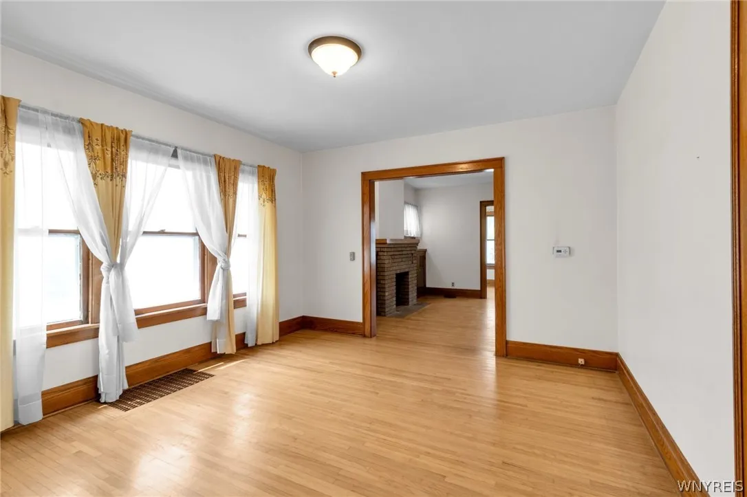 136 Lincoln Boulevard, Tonawanda, New York 14217, Tonawanda, New York 14217, 6 Bedrooms Bedrooms, ,2 BathroomsBathrooms,Residential,For Sale,136 Lincoln Boulevard, Tonawanda, New York 14217,0,B1679763