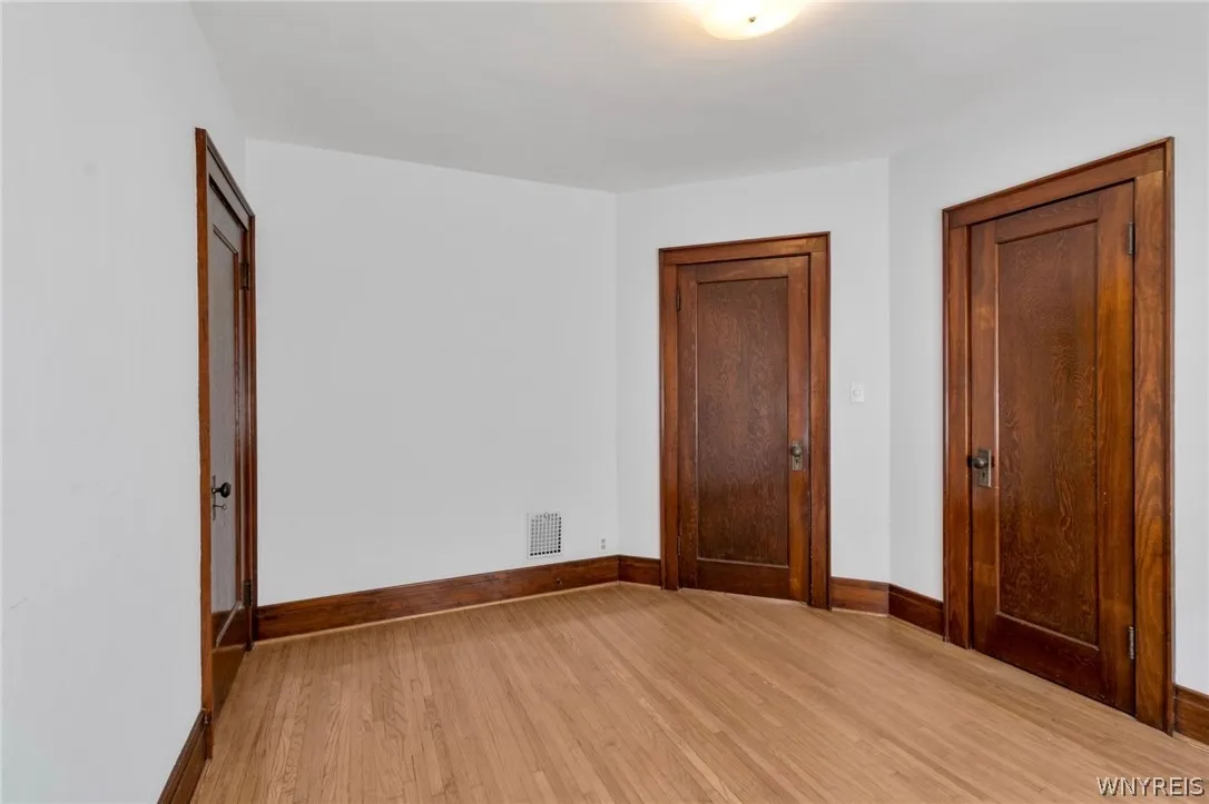 136 Lincoln Boulevard, Tonawanda, New York 14217, Tonawanda, New York 14217, 6 Bedrooms Bedrooms, ,2 BathroomsBathrooms,Residential,For Sale,136 Lincoln Boulevard, Tonawanda, New York 14217,0,B1679763