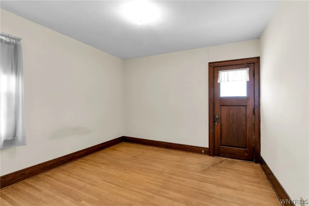 136 Lincoln Boulevard, Tonawanda, New York 14217, Tonawanda, New York 14217, 6 Bedrooms Bedrooms, ,2 BathroomsBathrooms,Residential,For Sale,136 Lincoln Boulevard, Tonawanda, New York 14217,0,B1679763