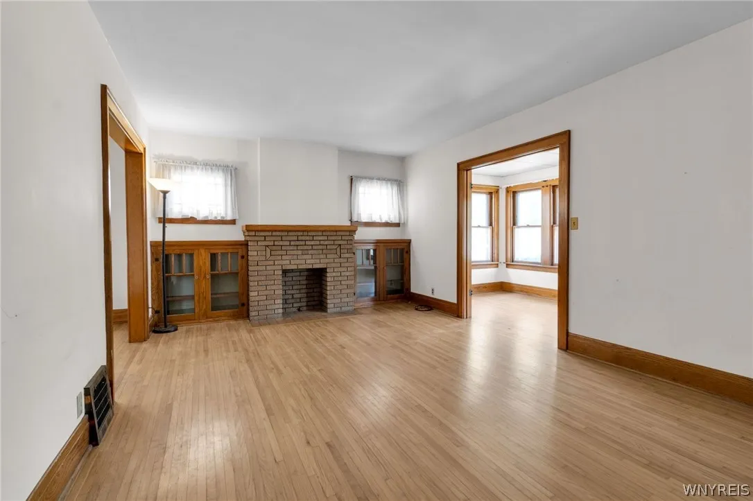 136 Lincoln Boulevard, Tonawanda, New York 14217, Tonawanda, New York 14217, 6 Bedrooms Bedrooms, ,2 BathroomsBathrooms,Residential,For Sale,136 Lincoln Boulevard, Tonawanda, New York 14217,0,B1679763