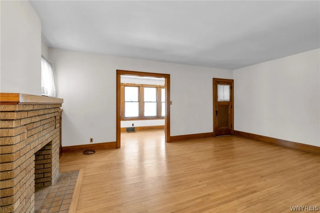 136 Lincoln Boulevard, Tonawanda, New York 14217, Tonawanda, New York 14217, 6 Bedrooms Bedrooms, ,2 BathroomsBathrooms,Residential,For Sale,136 Lincoln Boulevard, Tonawanda, New York 14217,0,B1679763