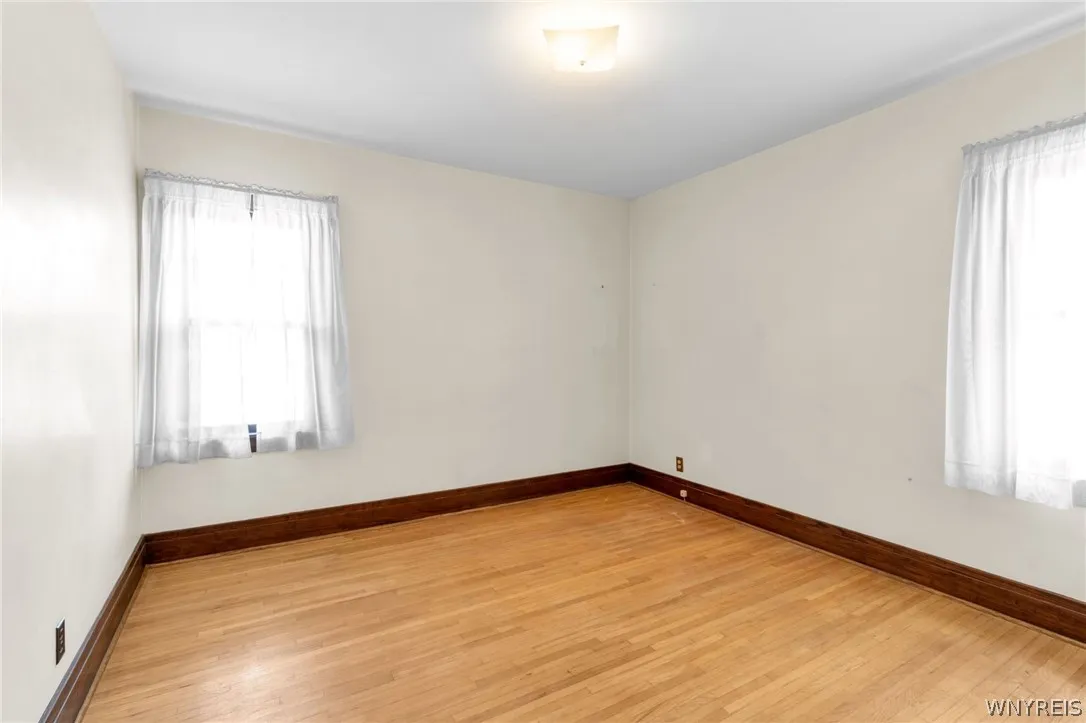 136 Lincoln Boulevard, Tonawanda, New York 14217, Tonawanda, New York 14217, 6 Bedrooms Bedrooms, ,2 BathroomsBathrooms,Residential,For Sale,136 Lincoln Boulevard, Tonawanda, New York 14217,0,B1679763