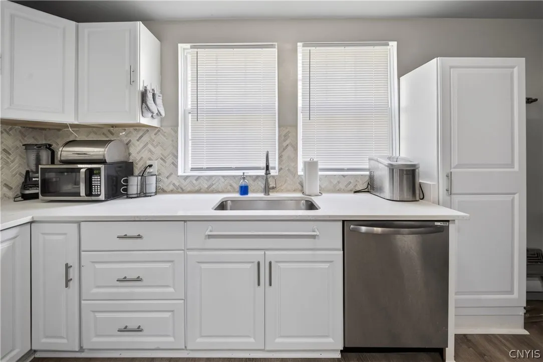 209 Hazelhurst Avenue, Syracuse, New York 13206, Syracuse, New York 13206, 3 Bedrooms Bedrooms, 6 Rooms Rooms,1 BathroomBathrooms,Residential,For Sale,209 Hazelhurst Avenue, Syracuse, New York 13206,0,S1695691