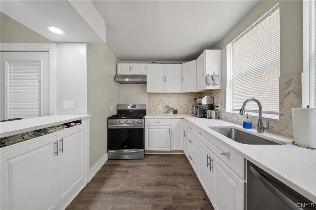 209 Hazelhurst Avenue, Syracuse, New York 13206, Syracuse, New York 13206, 3 Bedrooms Bedrooms, 6 Rooms Rooms,1 BathroomBathrooms,Residential,For Sale,209 Hazelhurst Avenue, Syracuse, New York 13206,0,S1695691
