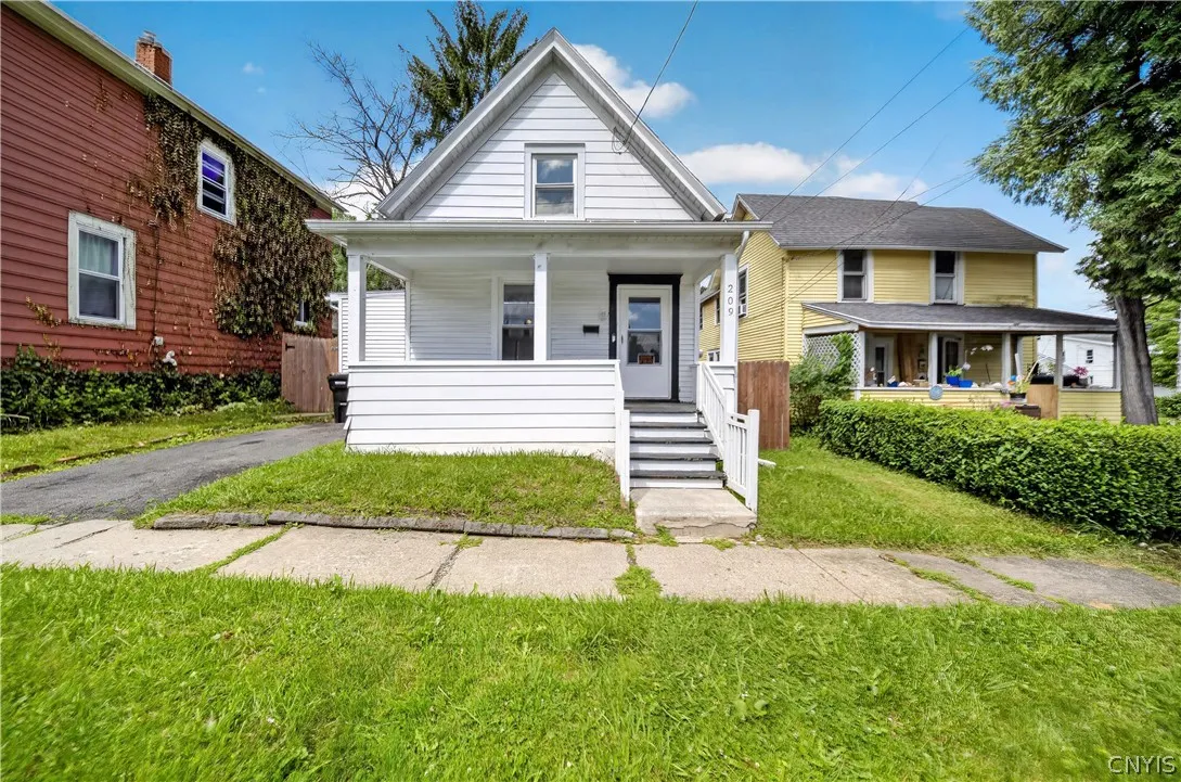 209 Hazelhurst Avenue, Syracuse, New York 13206, Syracuse, New York 13206, 3 Bedrooms Bedrooms, 6 Rooms Rooms,1 BathroomBathrooms,Residential,For Sale,209 Hazelhurst Avenue, Syracuse, New York 13206,0,S1695691