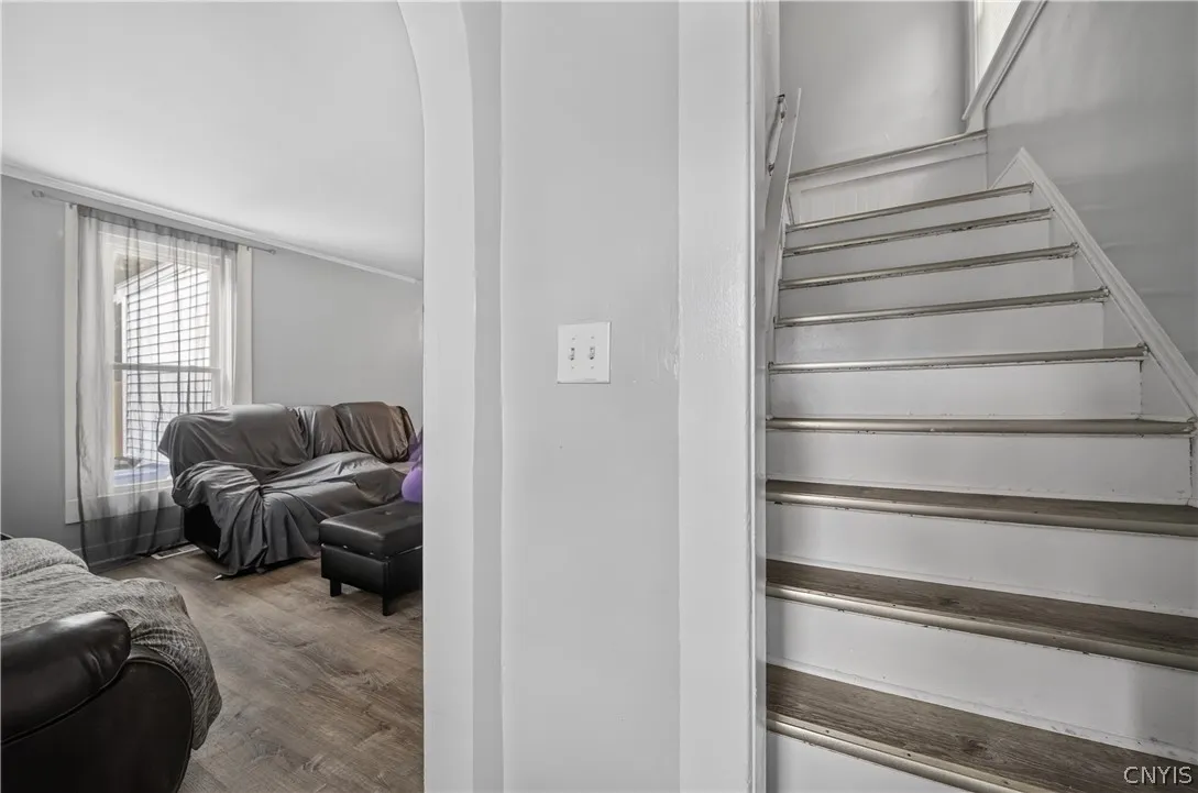 209 Hazelhurst Avenue, Syracuse, New York 13206, Syracuse, New York 13206, 3 Bedrooms Bedrooms, 6 Rooms Rooms,1 BathroomBathrooms,Residential,For Sale,209 Hazelhurst Avenue, Syracuse, New York 13206,0,S1695691