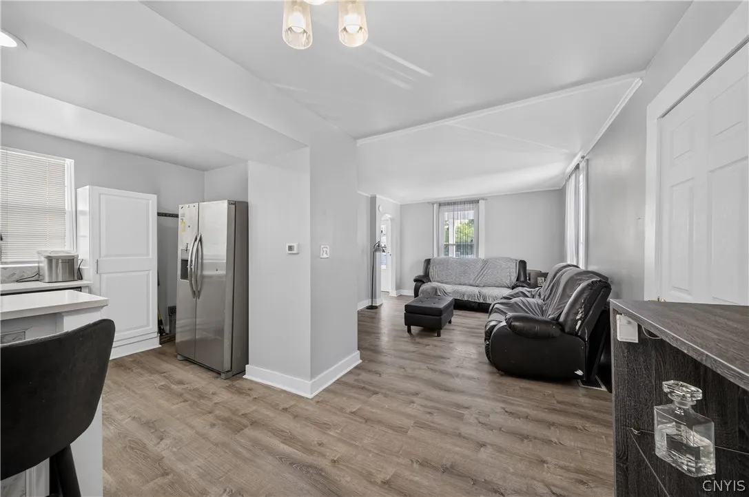 209 Hazelhurst Avenue, Syracuse, New York 13206, Syracuse, New York 13206, 3 Bedrooms Bedrooms, 6 Rooms Rooms,1 BathroomBathrooms,Residential,For Sale,209 Hazelhurst Avenue, Syracuse, New York 13206,0,S1695691