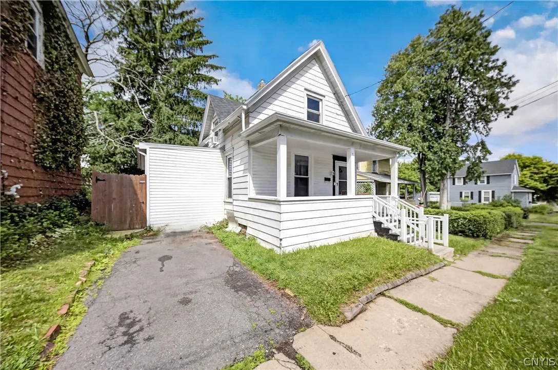 209 Hazelhurst Avenue, Syracuse, New York 13206, Syracuse, New York 13206, 3 Bedrooms Bedrooms, 6 Rooms Rooms,1 BathroomBathrooms,Residential,For Sale,209 Hazelhurst Avenue, Syracuse, New York 13206,0,S1695691