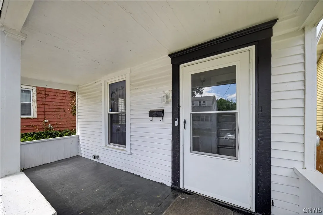 209 Hazelhurst Avenue, Syracuse, New York 13206, Syracuse, New York 13206, 3 Bedrooms Bedrooms, 6 Rooms Rooms,1 BathroomBathrooms,Residential,For Sale,209 Hazelhurst Avenue, Syracuse, New York 13206,0,S1695691