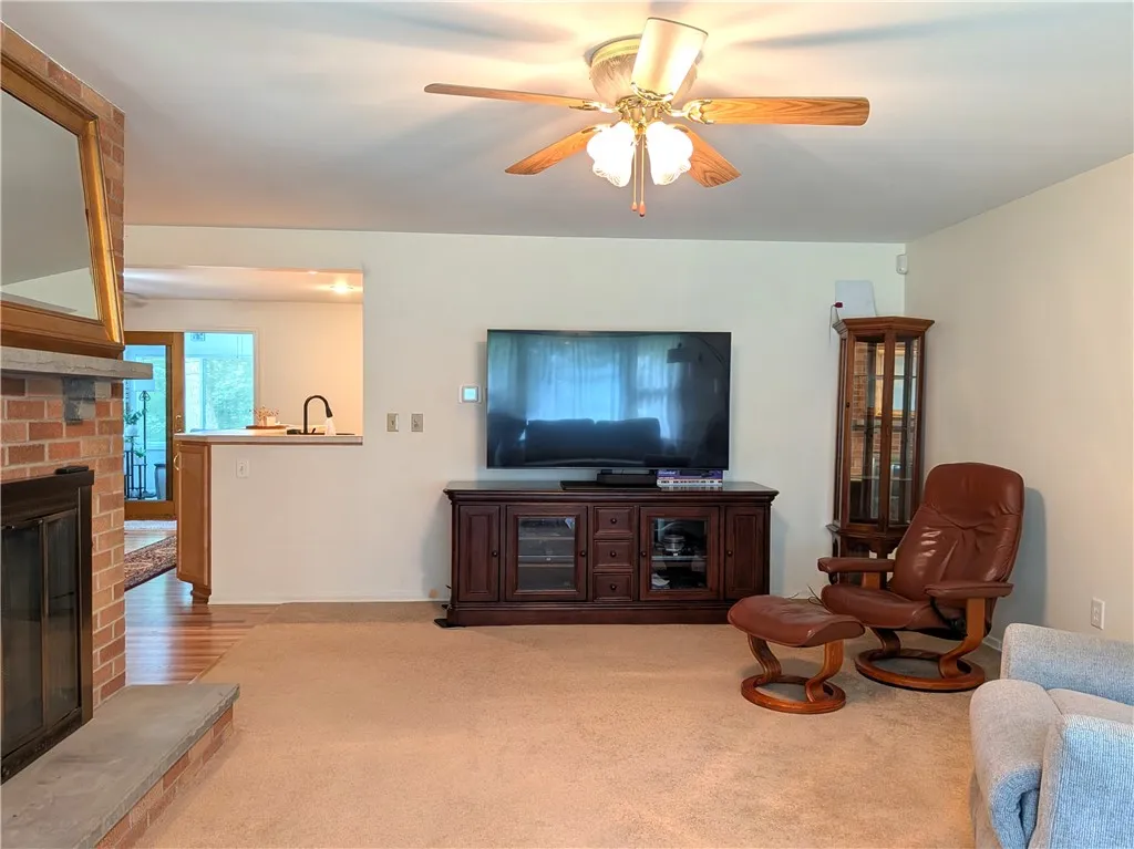 28 Kingswood Drive, Gates, New York 14624, Gates, New York 14624, 2 Bedrooms Bedrooms, 6 Rooms Rooms,1 BathroomBathrooms,Residential,For Sale,28 Kingswood Drive, Gates, New York 14624,0,R1695675