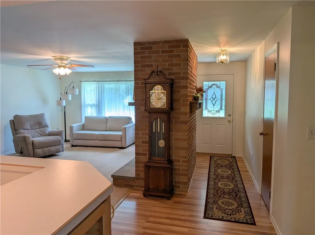 28 Kingswood Drive, Gates, New York 14624, Gates, New York 14624, 2 Bedrooms Bedrooms, 6 Rooms Rooms,1 BathroomBathrooms,Residential,For Sale,28 Kingswood Drive, Gates, New York 14624,0,R1695675