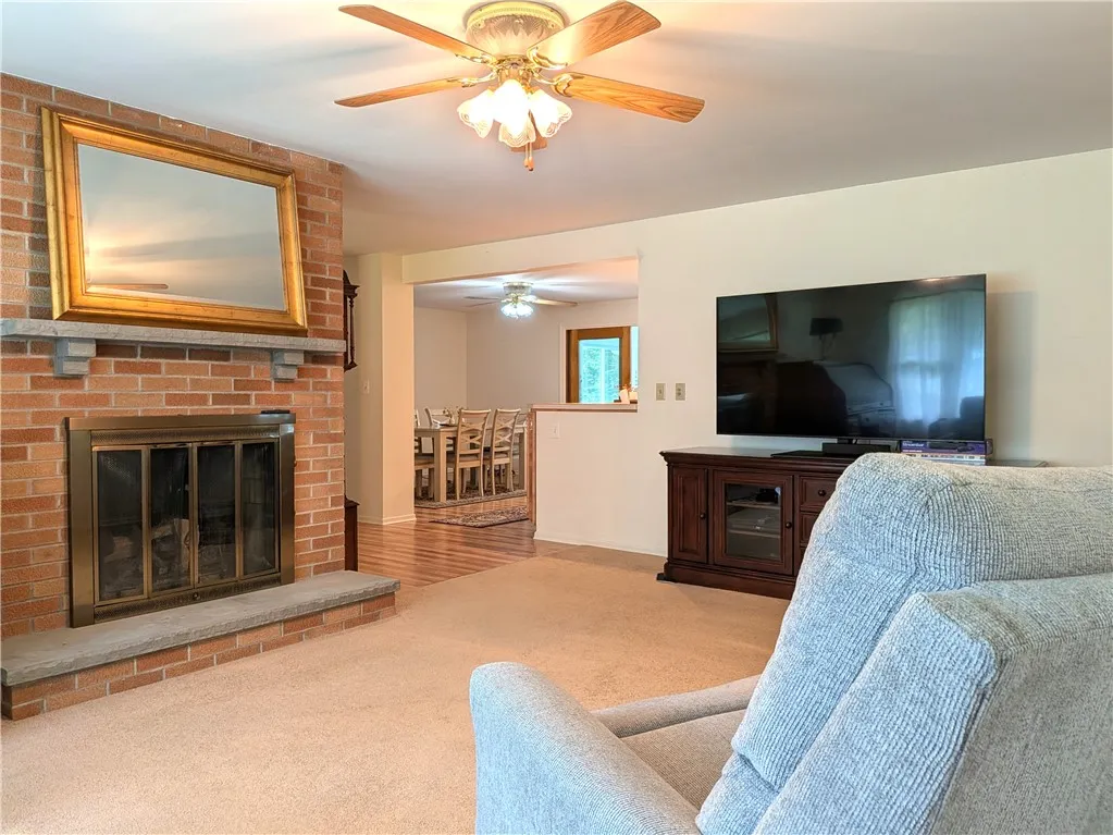 28 Kingswood Drive, Gates, New York 14624, Gates, New York 14624, 2 Bedrooms Bedrooms, 6 Rooms Rooms,1 BathroomBathrooms,Residential,For Sale,28 Kingswood Drive, Gates, New York 14624,0,R1695675