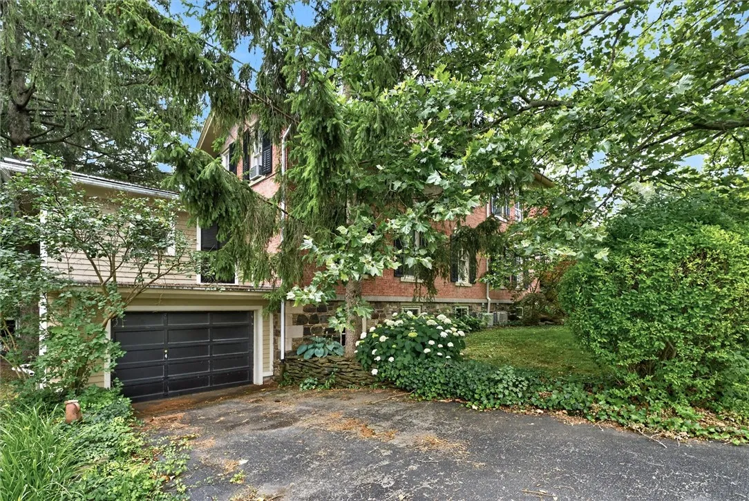 47 Sly Street, Canandaigua City, New York 14424, Canandaigua City, New York 14424, 4 Bedrooms Bedrooms, ,2 BathroomsBathrooms,Residential,For Sale,47 Sly Street, Canandaigua City, New York 14424,0,R1696805