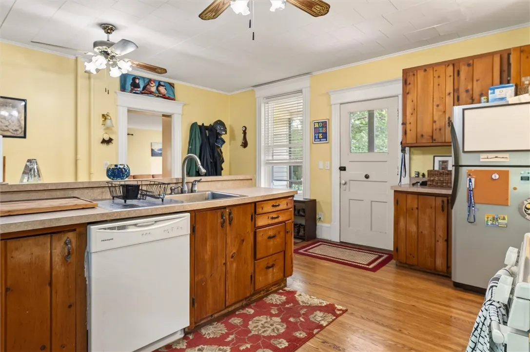 47 Sly Street, Canandaigua City, New York 14424, Canandaigua City, New York 14424, 4 Bedrooms Bedrooms, ,2 BathroomsBathrooms,Residential,For Sale,47 Sly Street, Canandaigua City, New York 14424,0,R1696805