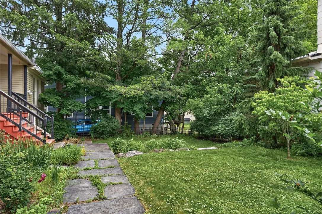 47 Sly Street, Canandaigua City, New York 14424, Canandaigua City, New York 14424, 4 Bedrooms Bedrooms, ,2 BathroomsBathrooms,Residential,For Sale,47 Sly Street, Canandaigua City, New York 14424,0,R1696805